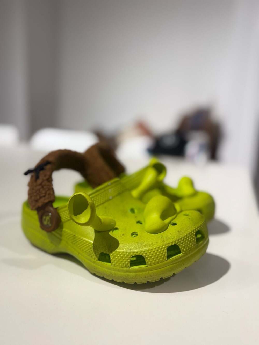 Crocs Shrek Classic Clogs Kids Size J1
